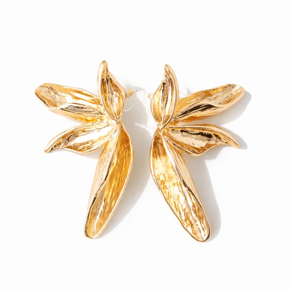 New! Zara Gold Leaf Statement Earrings (1028) NWOT - Picture 3 of 4